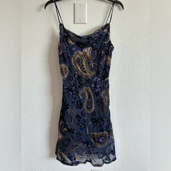 Princess Polly Paisley Velvet dress - Picture 2 of 5